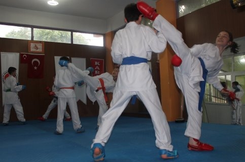 Şampiyonaya Katılabilmek İçin Destek Bekliyorlar