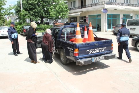 Akyazı Belediyesi Sivil Zabıta’dan Dilenci Operasyonu