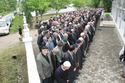 26 Gün Önce Ölen Oğlunun Acısına Dayanamadı