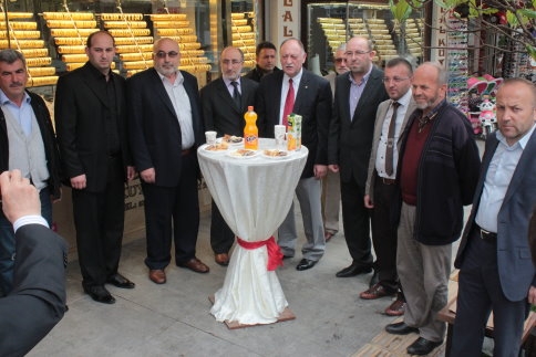 Esmer Emlak Gayrimenkul 2. şubesini Akyazı Merkezde dualarla açtı