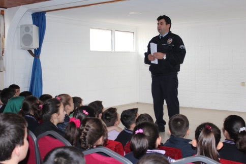 İlçe Emniyet Müdürlüğü Tarafından Öğrencilere Seminer