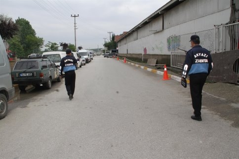 Akyazı Zabıtası Yoğun Mesaide