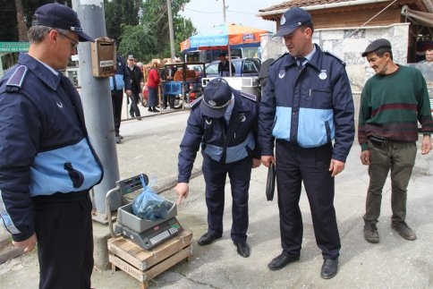 Akyazı Zabıtası Yoğun Mesaide