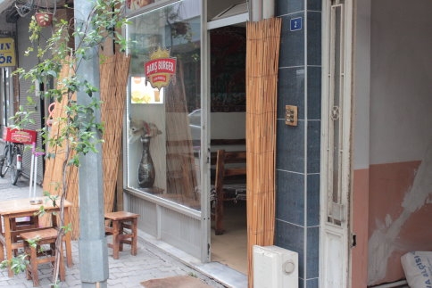 Sinema Sokağında Devren Satılık Dükkan