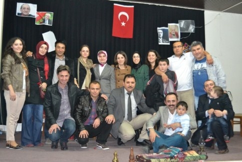 Cumhuriyet Ortaokulu'ndan Şiir Gecesi