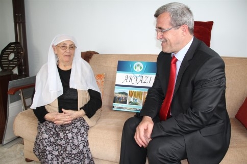 Hasan Akcan Anneler Günü’nde 150 Anne’nin Anneler Gününü Kutladı