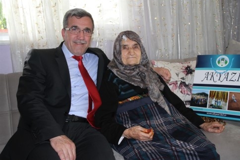 Hasan Akcan Anneler Günü’nde 150 Anne’nin Anneler Gününü Kutladı