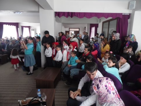 Kuzuluk İlkokulundan Anneler Günü Etkinliği