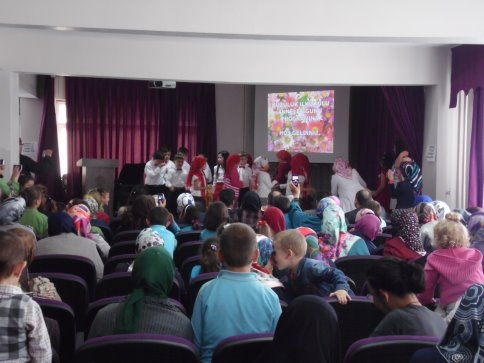 Kuzuluk İlkokulundan Anneler Günü Etkinliği