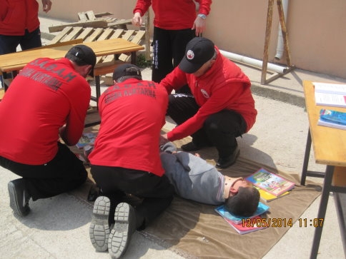 Akyazı İlköğretim okulunda Tatbikat yapan S.A.B.A.H. ekibi göz doldurdu.