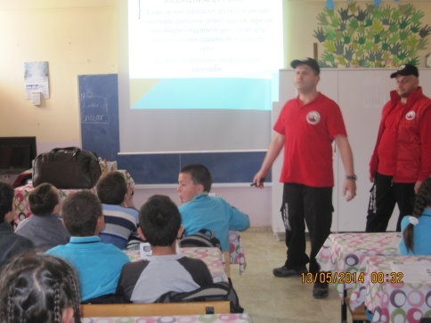 Akyazı İlköğretim okulunda Tatbikat yapan S.A.B.A.H. ekibi göz doldurdu.