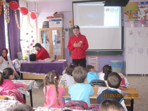 Akyazı İlköğretim okulunda Tatbikat yapan S.A.B.A.H. ekibi göz doldurdu.