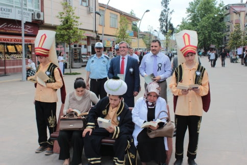 Gelin Birlikte Okuyalım