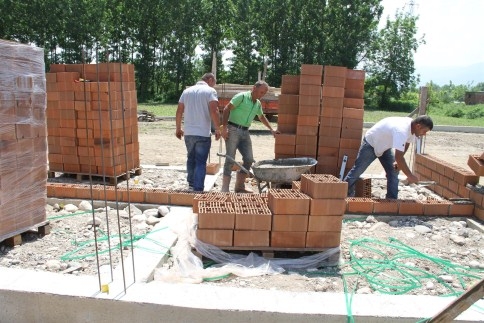 Akyazı Belediyesi Hayvan Barınağı Büyük Bir Hızla Tamamlanıyor