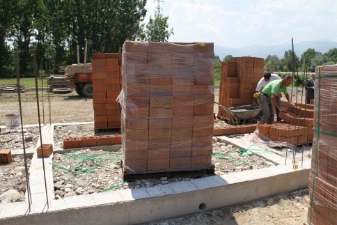 Akyazı Belediyesi Hayvan Barınağı Büyük Bir Hızla Tamamlanıyor