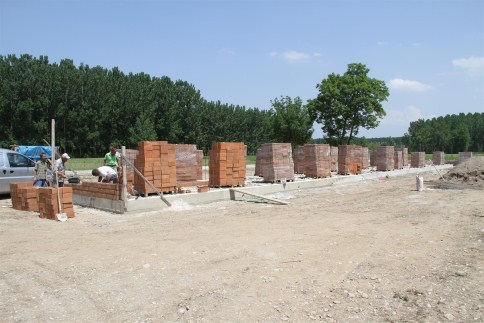 Akyazı Belediyesi Hayvan Barınağı Büyük Bir Hızla Tamamlanıyor