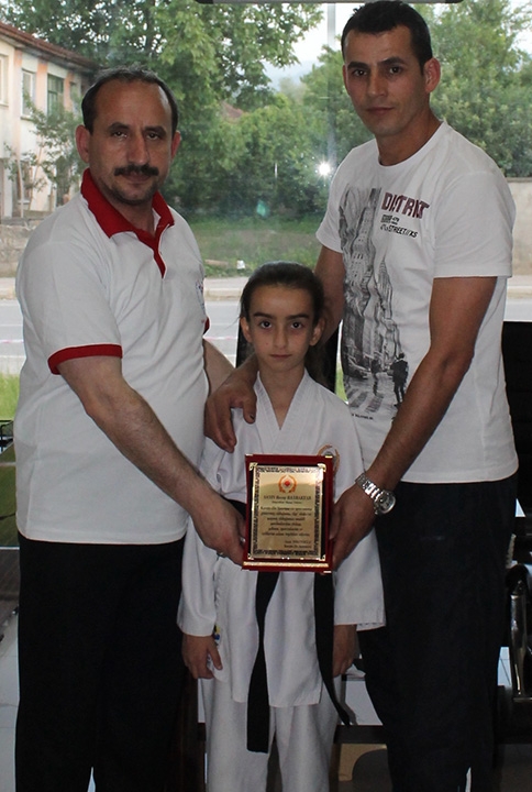 Karatecilere Bayraktar Masaj Sponsor Oldu