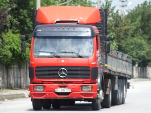 Dünya SüperSport Şampiyonu Kenan Sofuoğlu Tır Direksiyonuna Geçti.