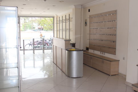 Ada Caddesi Üzerinde Kiralık Dükkan