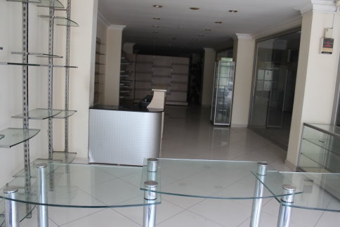 Ada Caddesi Üzerinde Kiralık Dükkan