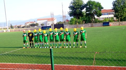 Akyazı Akınspor Sahaya Baretlerle Çıktı