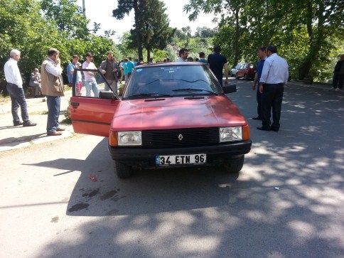 Virajı Alamayan Otomobil Kaza Yaptı