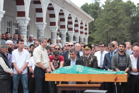 Hüseyin Kama Son Yolculuğuna Uğurlandı.