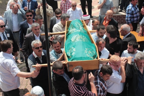 Hüseyin Kama Son Yolculuğuna Uğurlandı.