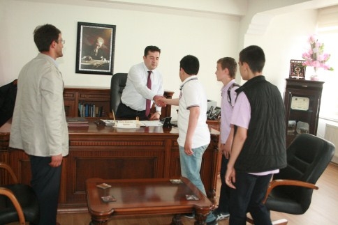 Öğrenciler harçlıklarını Soma’ya bağışladı