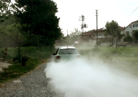 Yoldan Kalkan Toz Mahe Sakinlerini İsyan Ettirdi.