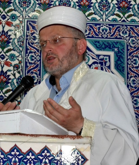 Akyazı'da da Miraç Kandili camilerde huşu içinde kutlandı