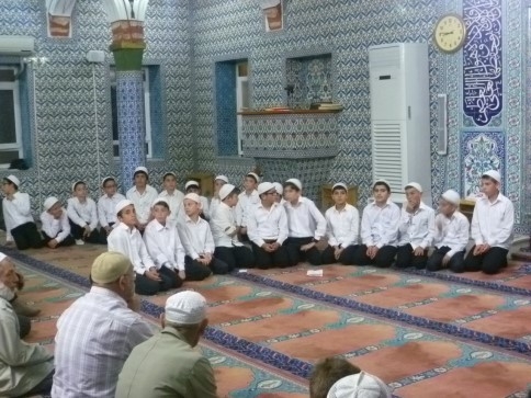 Miraç Gecesinde İmam Hatip Ortaokulundan Kuran Ziyafeti