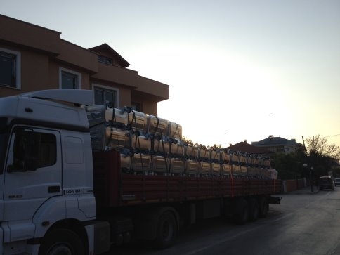 TIR dolusu Çöp Konteyneri Geldi