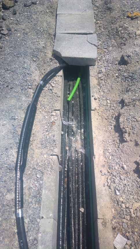 Hızlı Tren Hattının Kablolarını Çaldılar