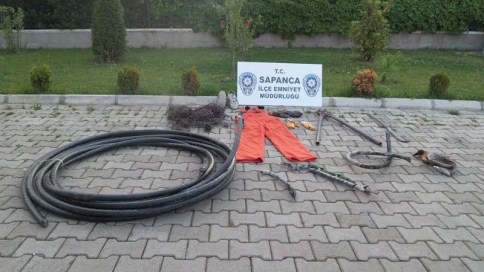 Hızlı Tren Hattının Kablolarını Çaldılar