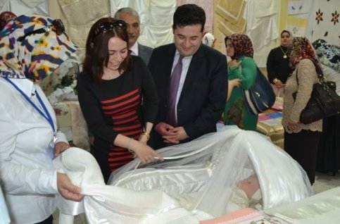 Akyazı Halk Eğitimden Yılsonu Sergisi