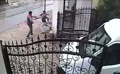 Okul Önünde Öğrenciye Darp Girişimi