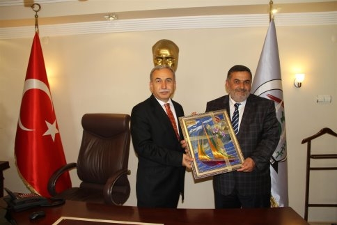 Sakarya Valisi Mustafa Büyük'ten Akyazı'ya Veda Ziyareti