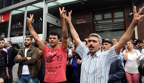 Gaziosmanpaşa'da hem HDP'li, hem ülkücü bir adam!