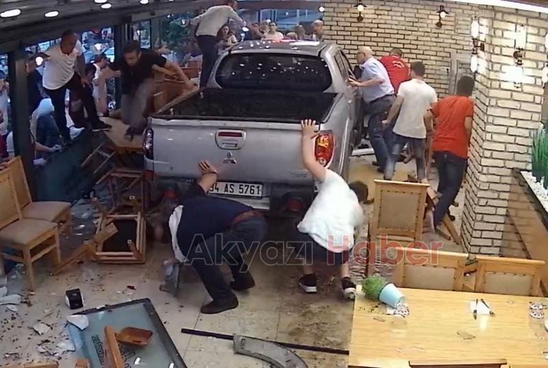 Restorana Aracın girme Anı VİDEO