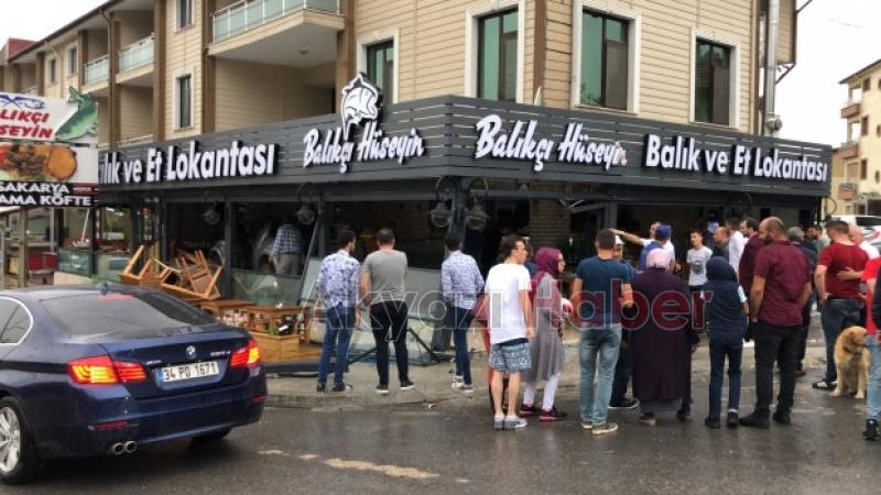 Restorana Aracın girme Anı VİDEO