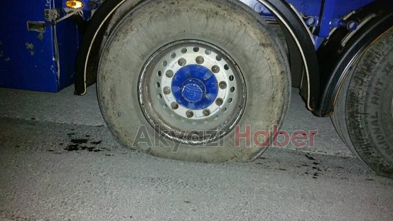 Rögar Kapağı Tır’ın Yakıt Deposunu Deldi