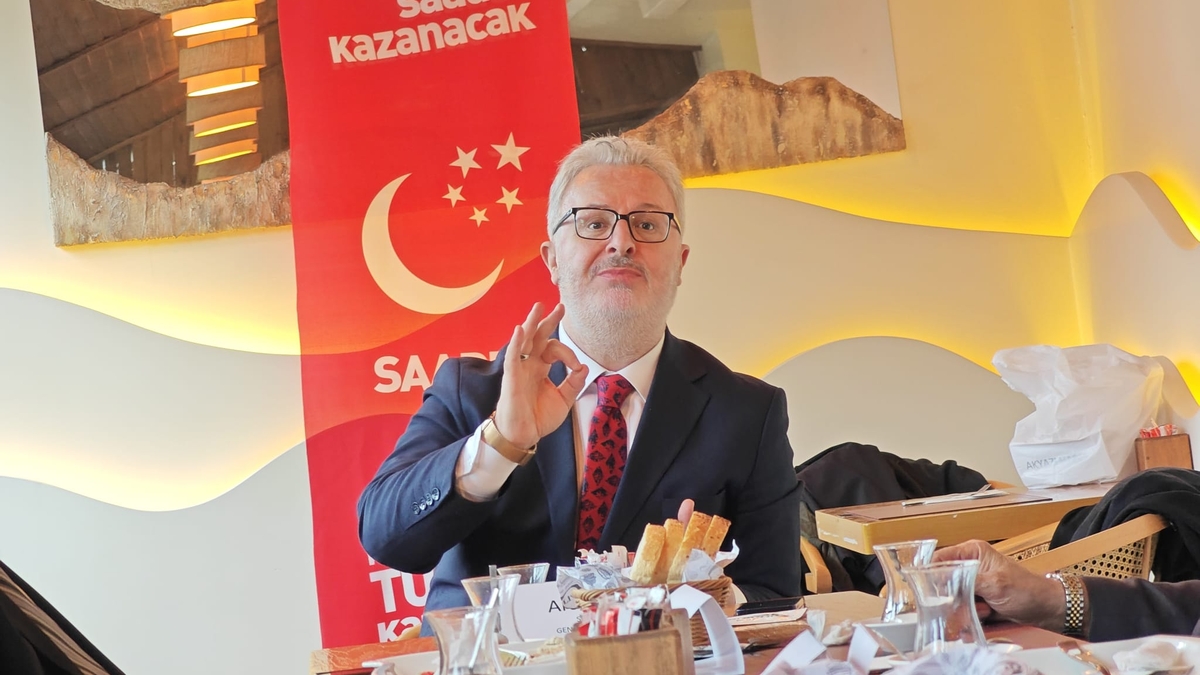 Saadet Partili Ateş Akyazı'da açıklamalarda bulundu