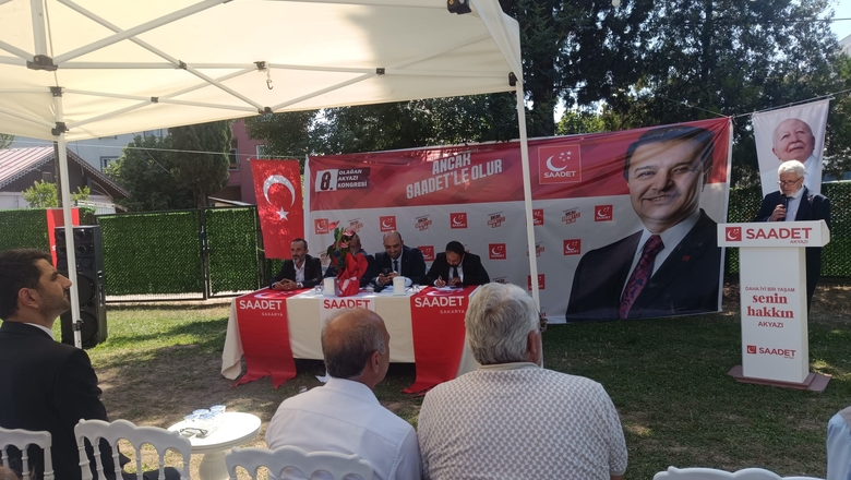 Saadet Partisi Akyazı ilçe Başkanı Zekeriya Alan mazbatasını aldı