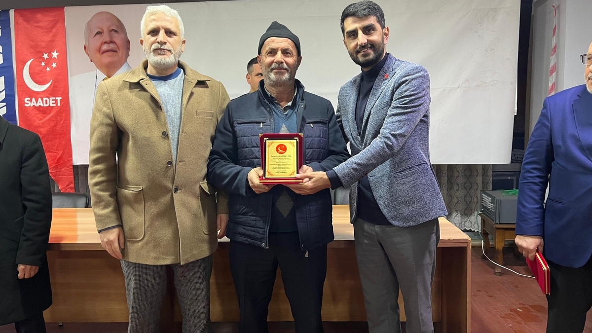 Saadet Partisi Akyazı ilçe divan toplantısı yapıldı