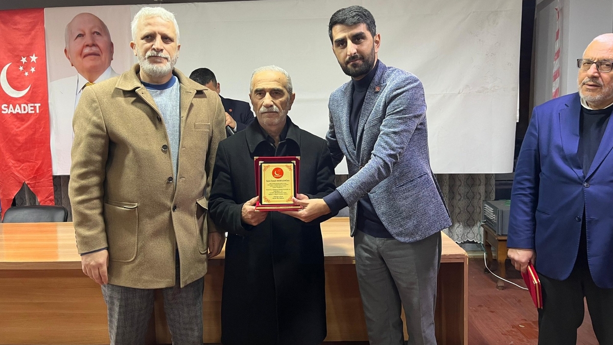 Saadet Partisi Akyazı ilçe divan toplantısı yapıldı