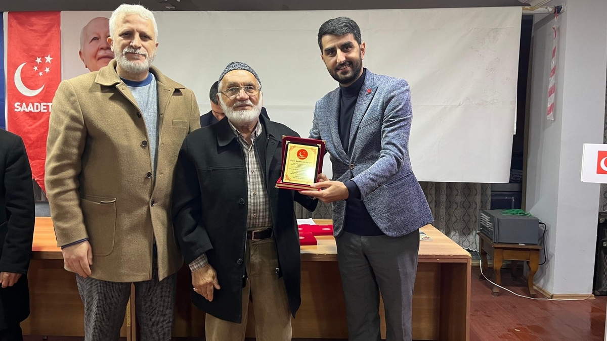 Saadet Partisi Akyazı ilçe divan toplantısı yapıldı