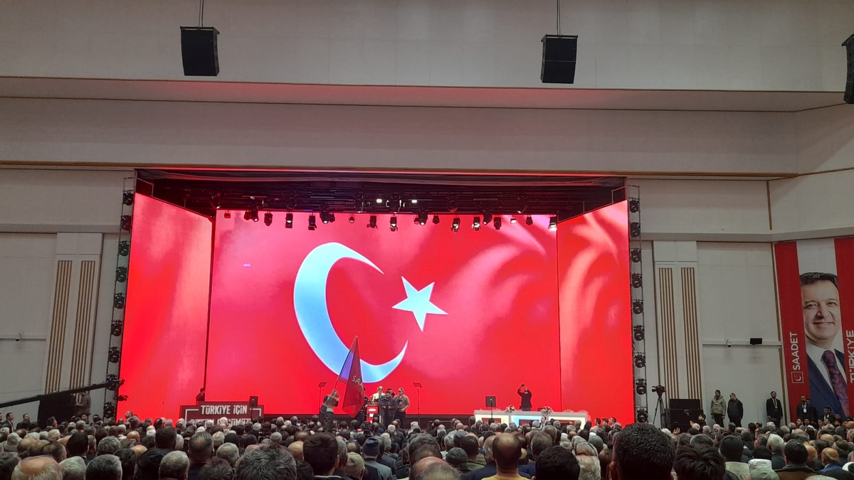 Saadet Partisi Akyazı Teşkilatı Türkiye Divan Toplantısı’na katıldı
