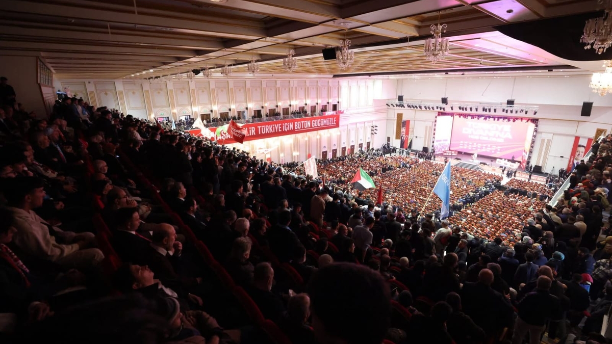 Saadet Partisi Akyazı Teşkilatı Türkiye Divan Toplantısı’na katıldı