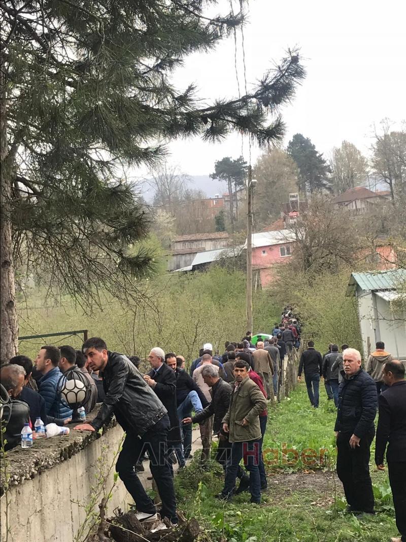 SABAH NAMAZI ÇIKIŞINDA ÖLDÜRÜLEN TEMEL BiLGiÇ DUALARLA DEFNEDiLDi